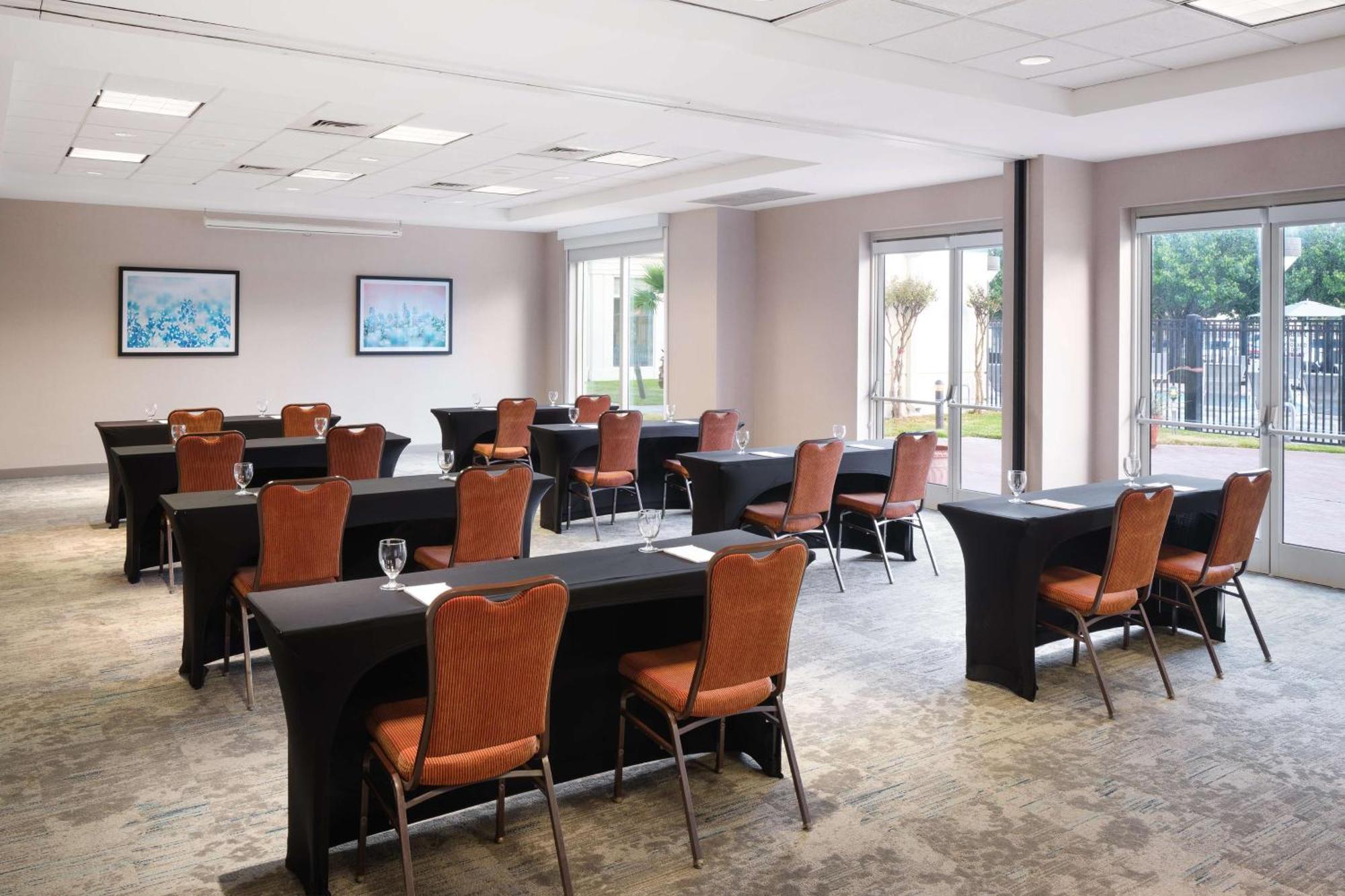 Hilton Garden Inn Houston/Bush Intercontinental Airport מראה חיצוני תמונה